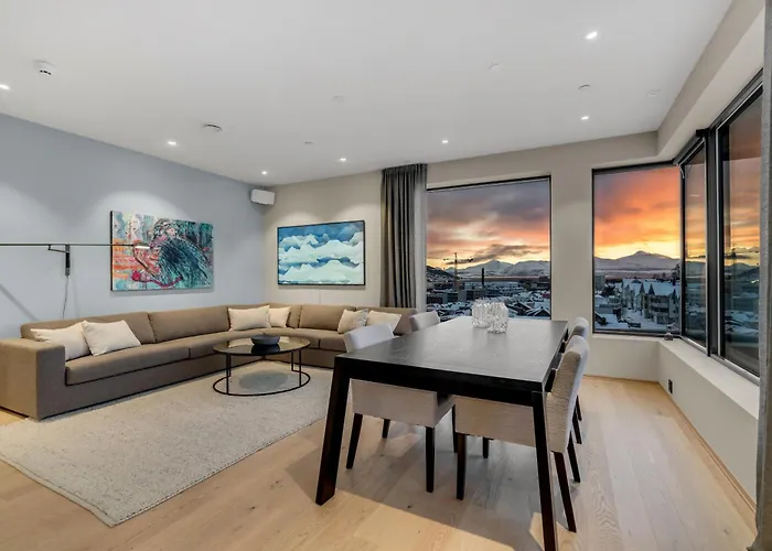 Grand Luxury Penthouse L Stunning View L Balcony * Tromsø