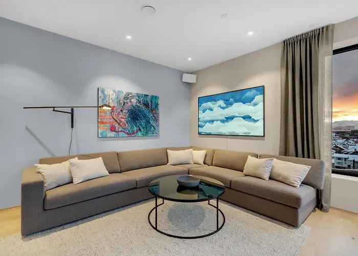 Grand Luxury Penthouse L Stunning View L Balcony