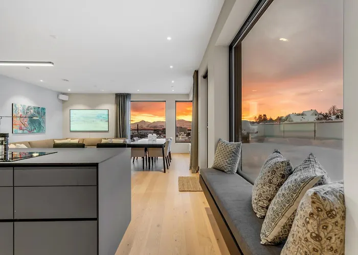 Grand Luxury Penthouse L Stunning View L Balcony * Tromsø