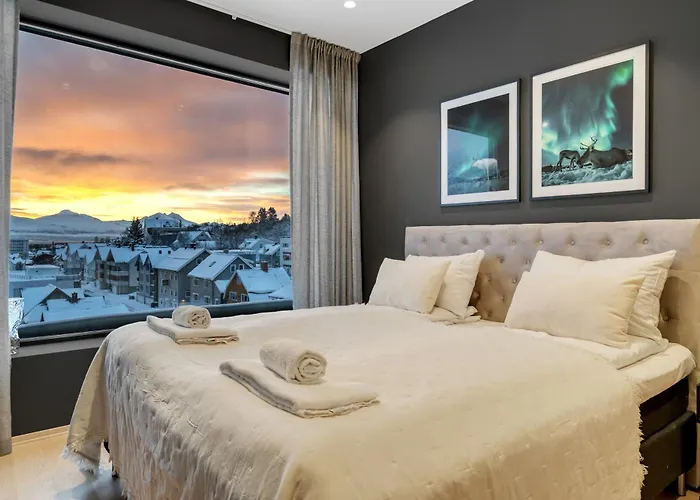 Grand Luxury Penthouse L Stunning View L Balcony Τρόμσο